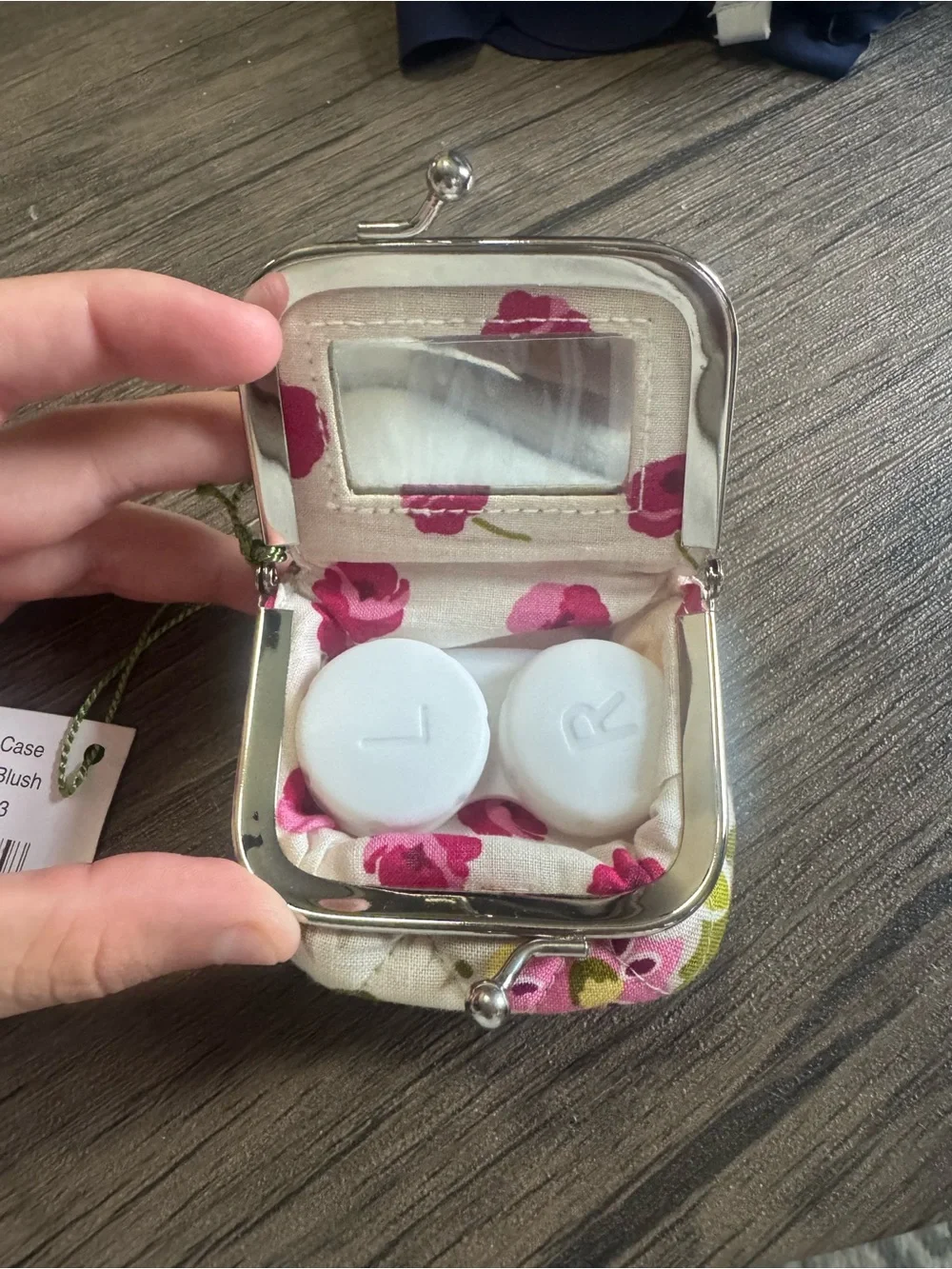 Vera Bradley Make me blush contact case brand new